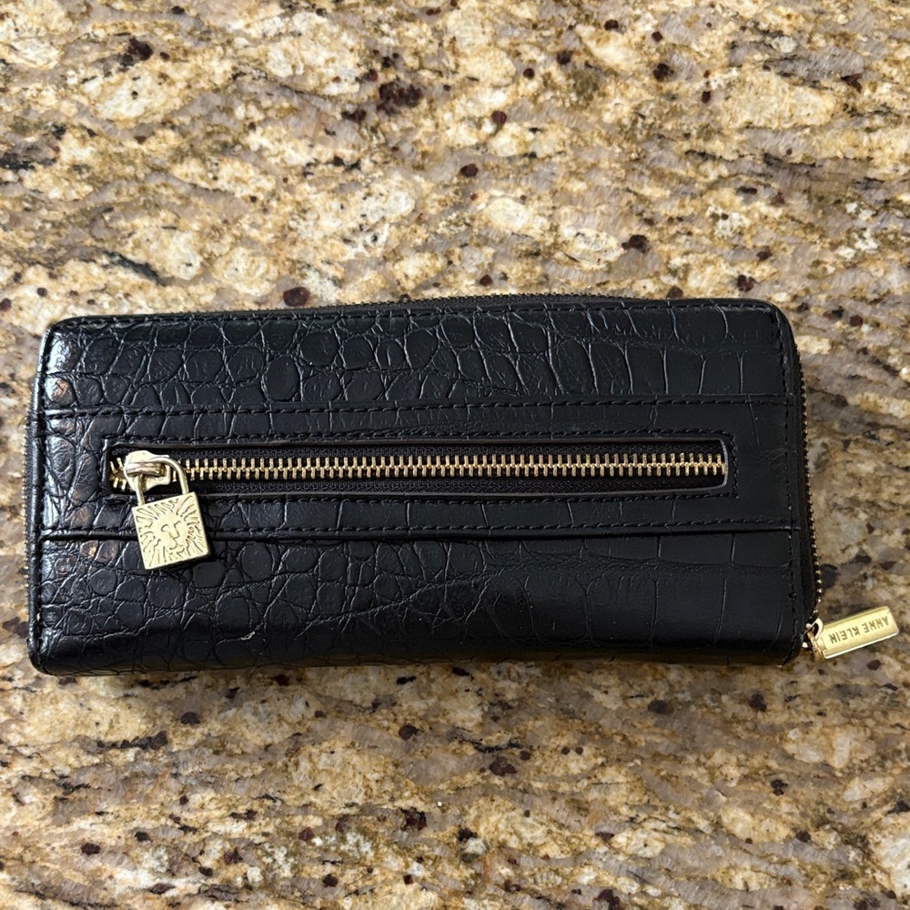 Anne Klein Black Croc Embossed Wallet with Gold Accents-LIKE NEW!!